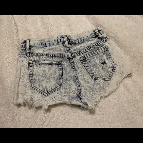 Forever 21 High Waisted Acid Washed Jean Shorts - Picture 2 of 3
